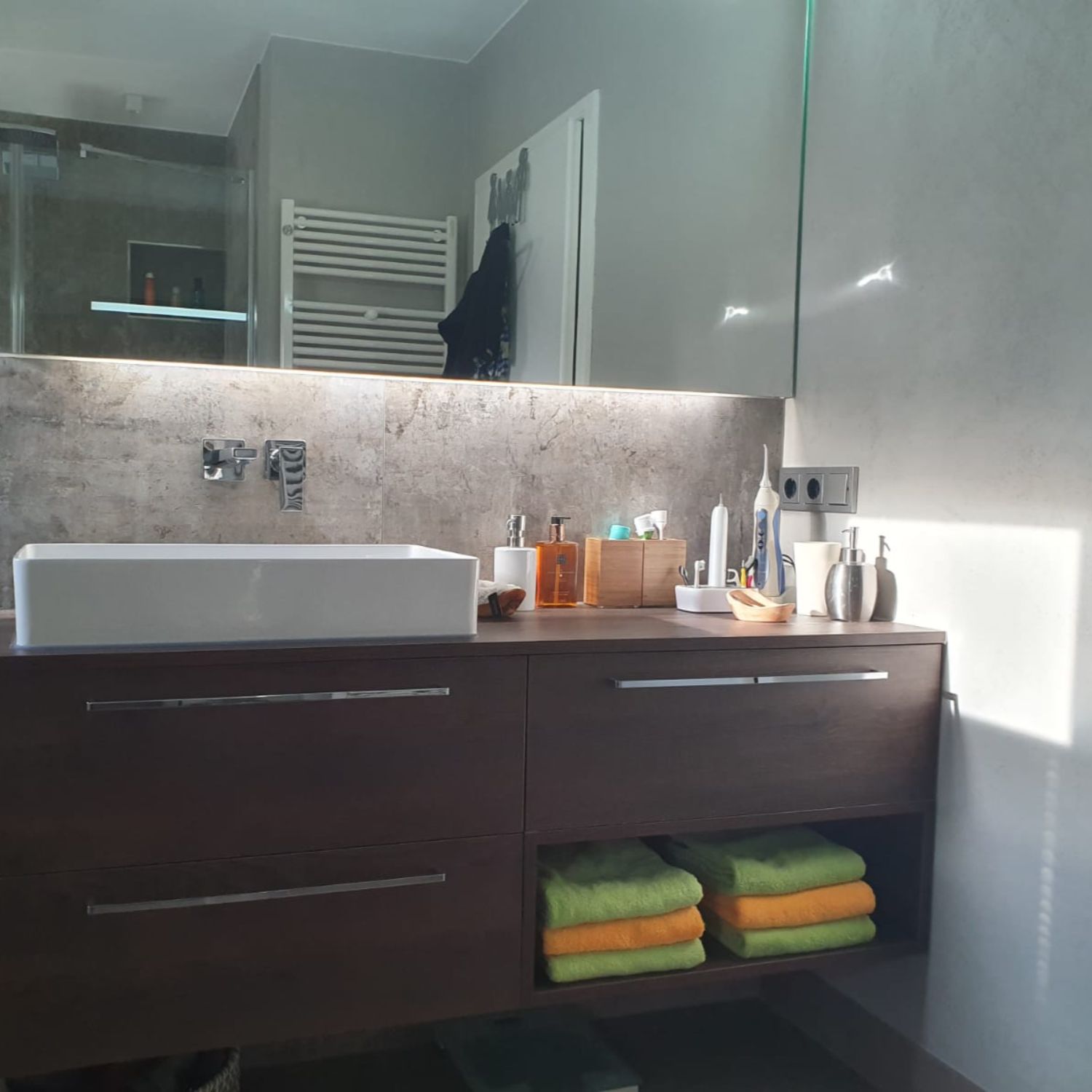 Badsanierung München – saniertes Bad mit neuem Waschtisch